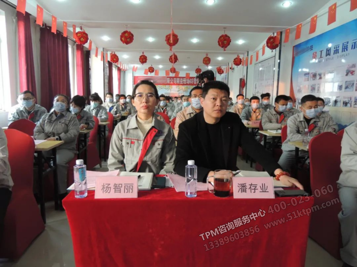 潘董事長(zhǎng)（右）、楊總經(jīng)理（左）